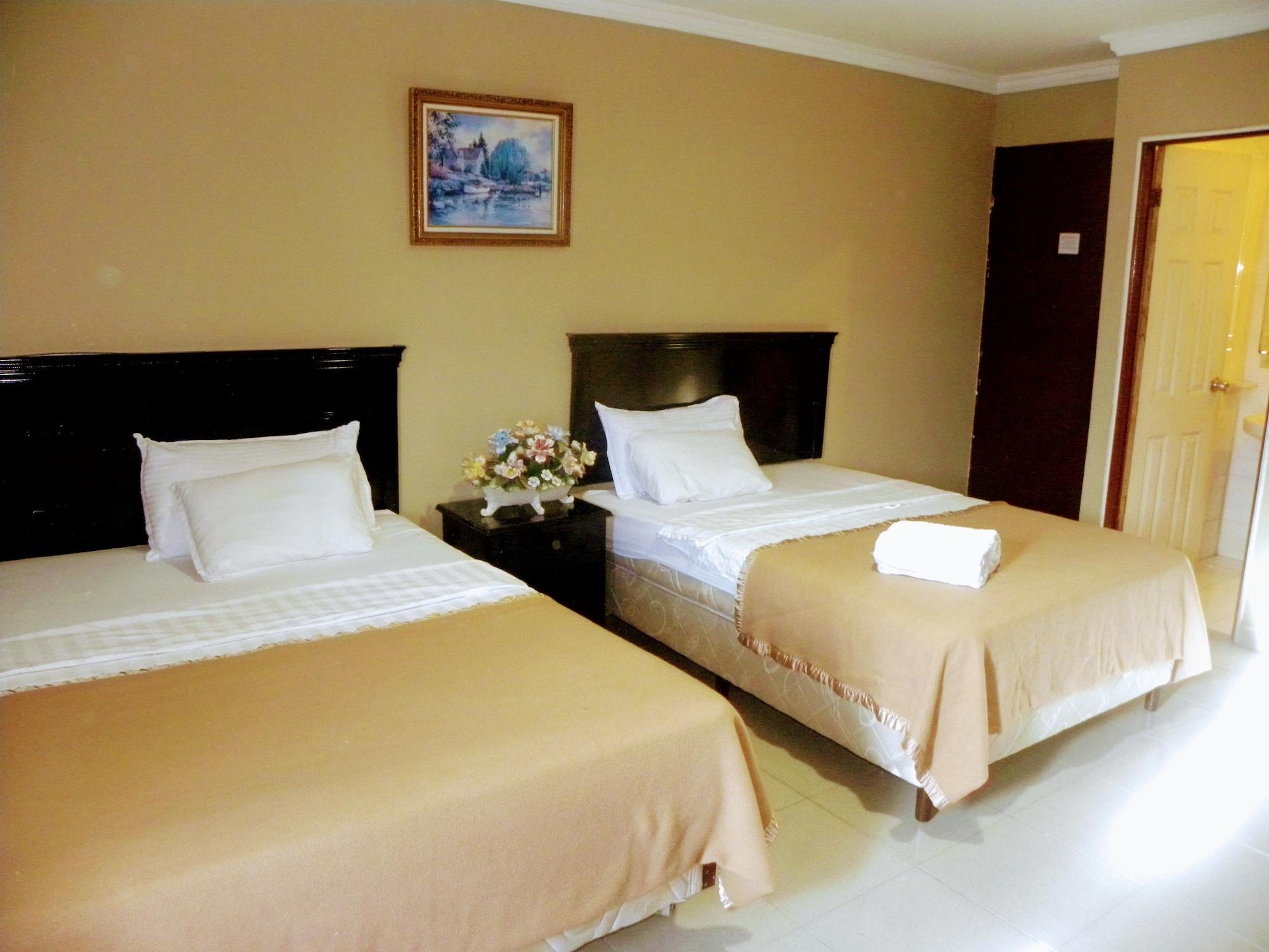 Meryland Hotel Colon Esterno foto