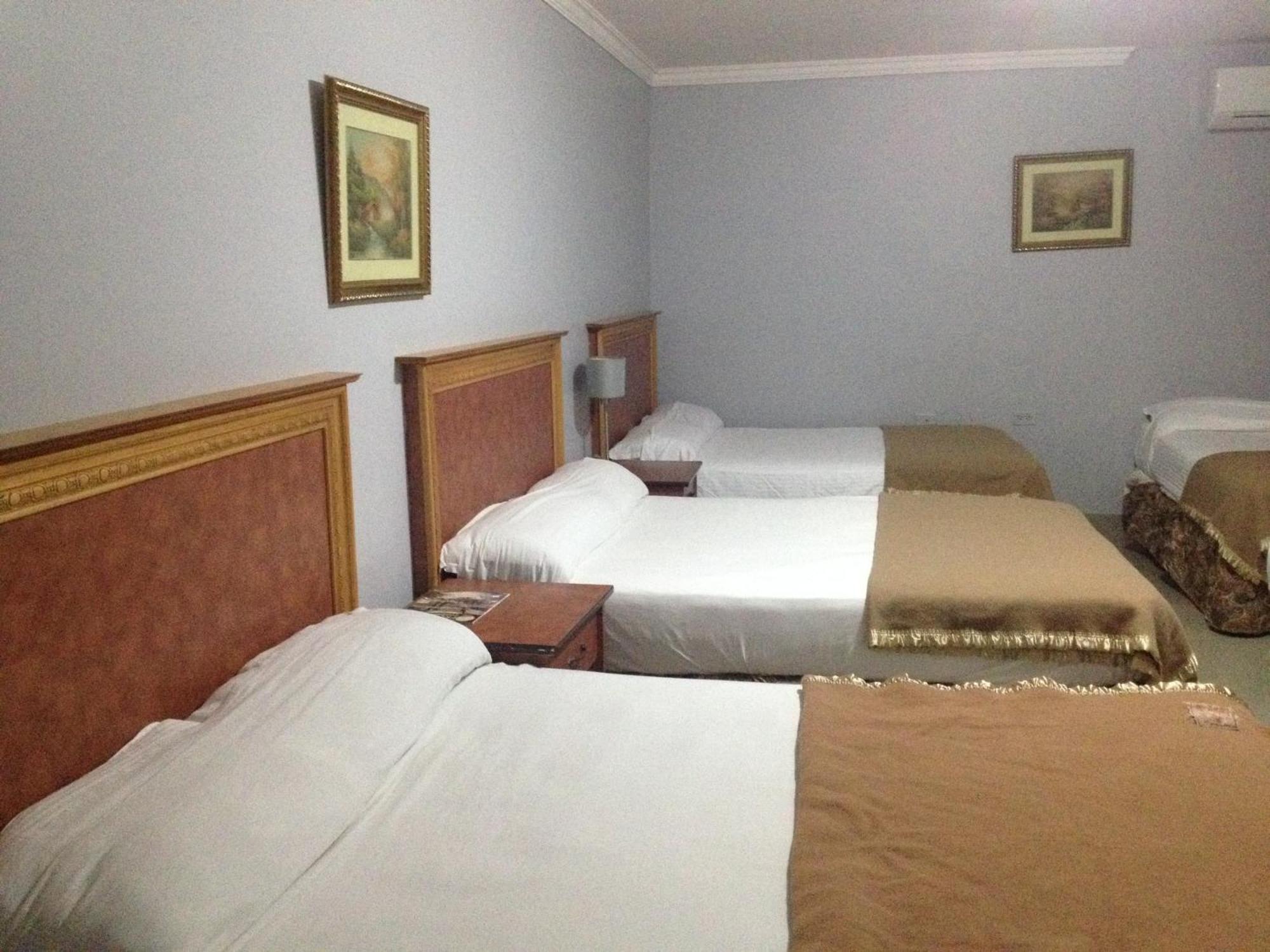 Meryland Hotel Colon Esterno foto