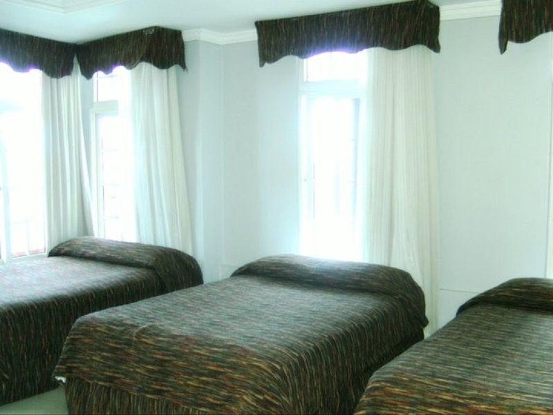 Meryland Hotel Colon Esterno foto