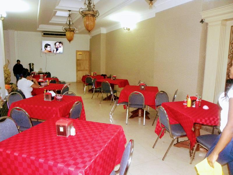 Meryland Hotel Colon Esterno foto
