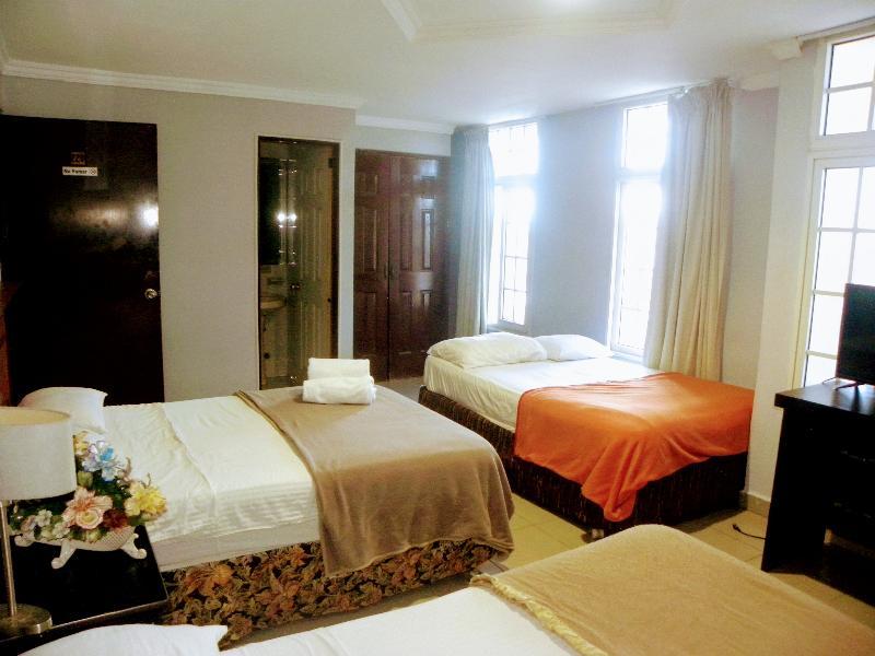 Meryland Hotel Colon Esterno foto