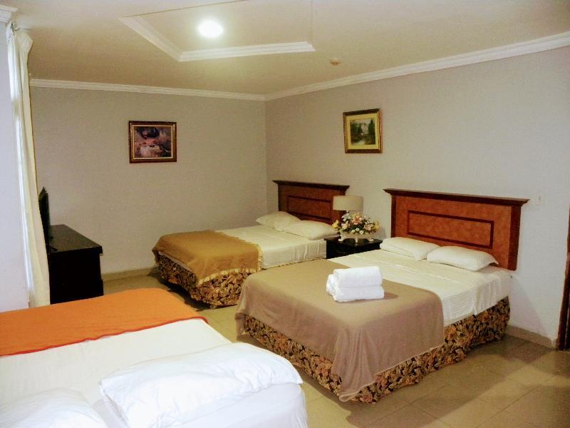 Meryland Hotel Colon Esterno foto
